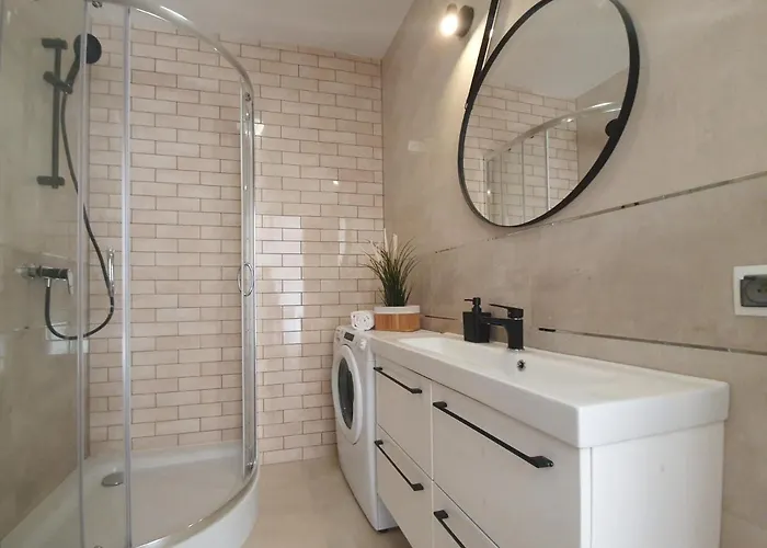 Sun&fun Pod Debami Nad Lomnica 1b I 2b- Blisko Centrum, Dworca Pkp, Sklepow W Otoczeniu Zieleni