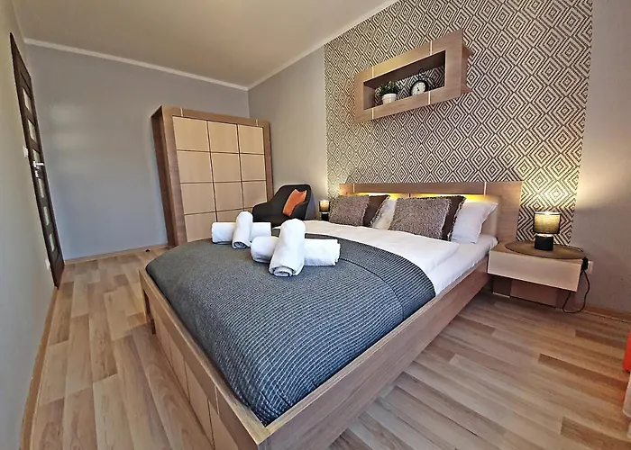 Sun&fun Pod Debami Nad Lomnica 1b I 2b- Blisko Centrum, Dworca Pkp, Sklepow W Otoczeniu Zieleni Lejlighed *