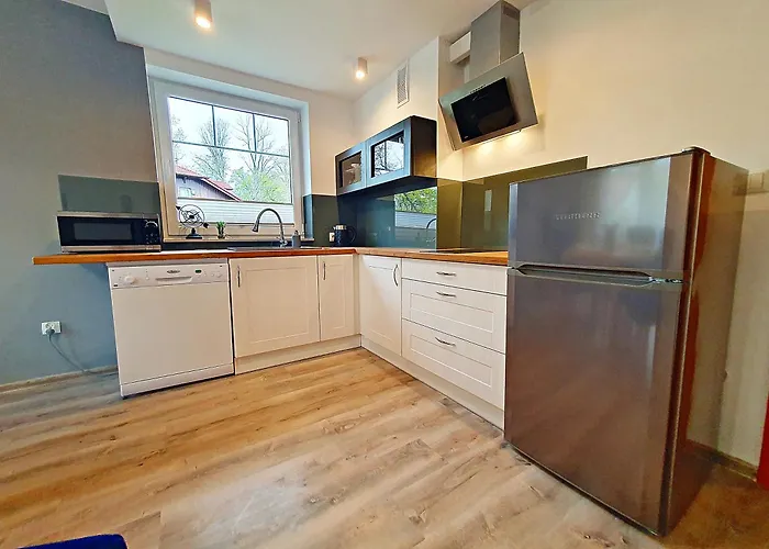 Sun&fun Pod Debami Nad Lomnica 1b I 2b- Blisko Centrum, Dworca Pkp, Sklepow W Otoczeniu Zieleni Lejlighed