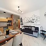 Sun&fun Pod Debami Nad Lomnica 1b I 2b- Blisko Centrum, Dworca Pkp, Sklepow W Otoczeniu Zieleni