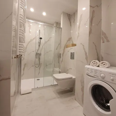 Sun&fun Pod Debami Nad Lomnica 1b I 2b- Blisko Centrum, Dworca Pkp, Sklepow W Otoczeniu Zieleni