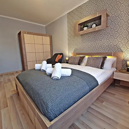 Sun&fun Pod Debami Nad Lomnica 1b I 2b- Blisko Centrum, Dworca Pkp, Sklepow W Otoczeniu Zieleni Appartement *