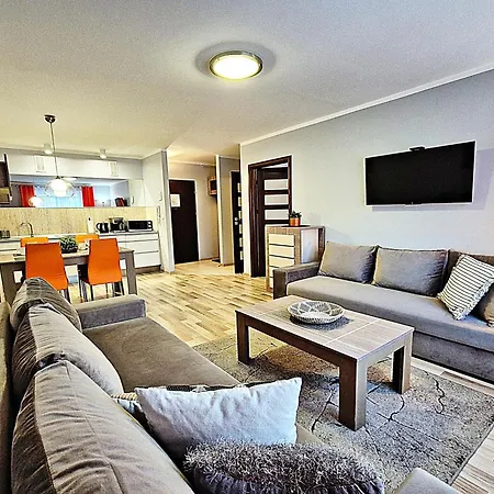 Sun&fun Pod Debami Nad Lomnica 1b I 2b- Blisko Centrum I Sklepow W Otoczeniu Zieleni Apartment