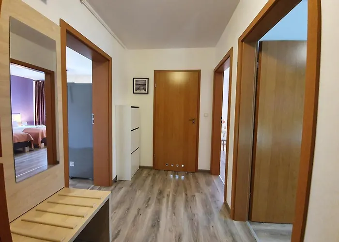 Sun&fun Pod Debami Nad Lomnica 1b I 2b- Blisko Centrum, Dworca Pkp, Sklepow W Otoczeniu Zieleni Апартаменты